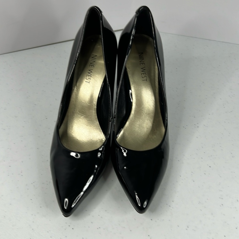 Nine West leather pumps